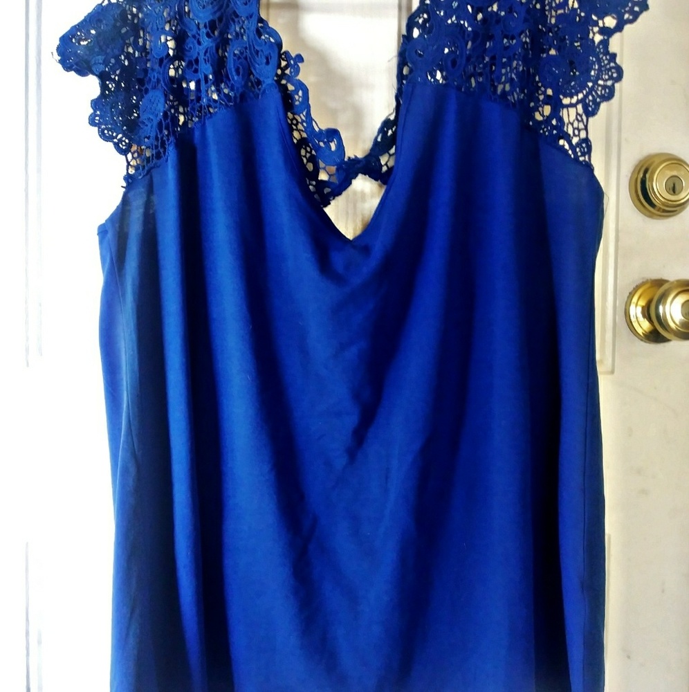Women's Casual V Neck Lace Short Sleeve Top